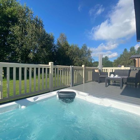 The Yorkshire Burrow Lodge With Hot Tub Extérieur photo