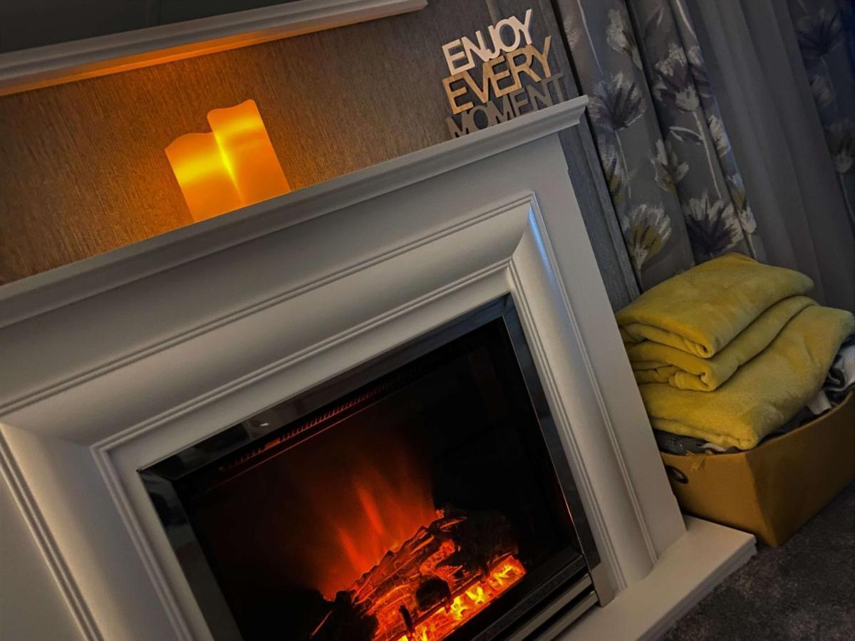 The Yorkshire Burrow Lodge With Hot Tub Extérieur photo